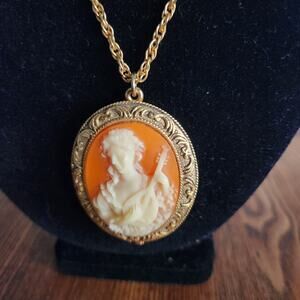 VINTAGE CORDAY, Beautifully Carved CAMEO, Solid Perfume Pendant/Locket/Necklace